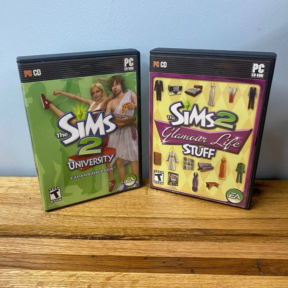 The Sims 2 PC Game Lot - University Expansion + Glamour Life Stuff Pack